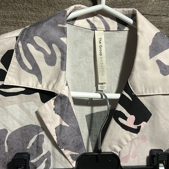 NWOT The Group Babaton Ravi Camp shirt short set - Picture 2 of 15